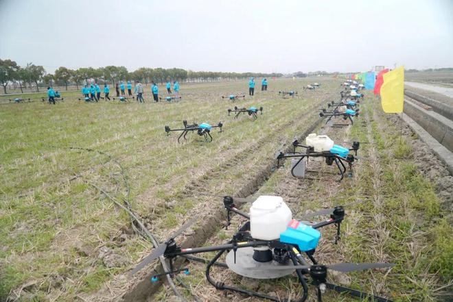 &ldquo;送科技下鄉(xiāng)&rdquo;:30架啟飛智能植保無人機(jī)為寧波市春耕備耕現(xiàn)場會添彩